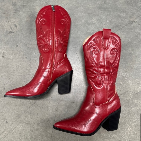 NEW! Easy slip on Vibrant Red Western Leather Boots with black heel - Picture 6 of 8
